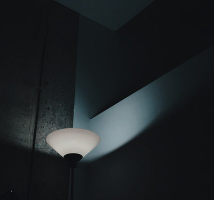 Photo modern table lamp