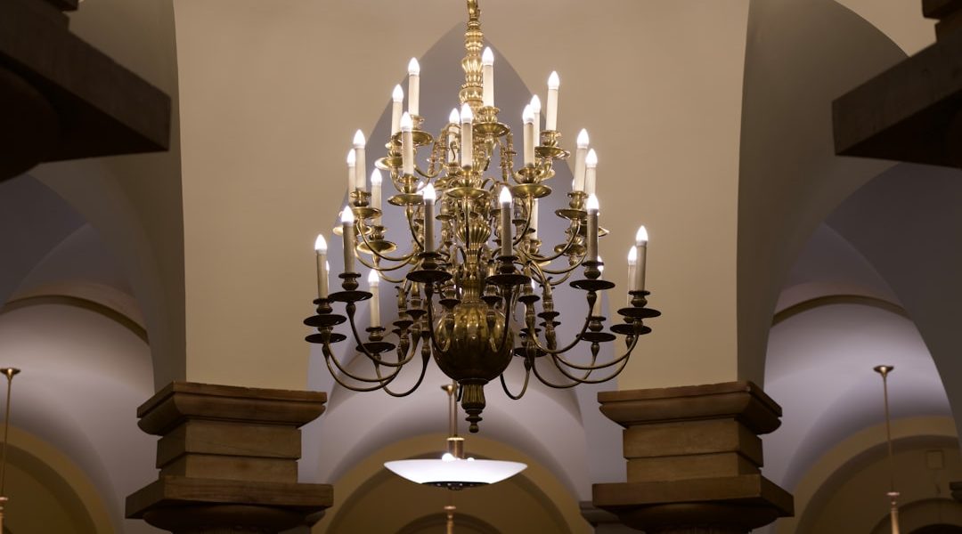 Photo alabaster chandelier