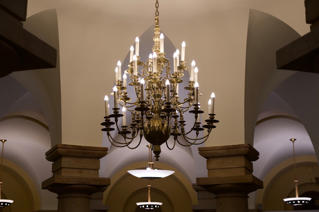Photo alabaster chandelier