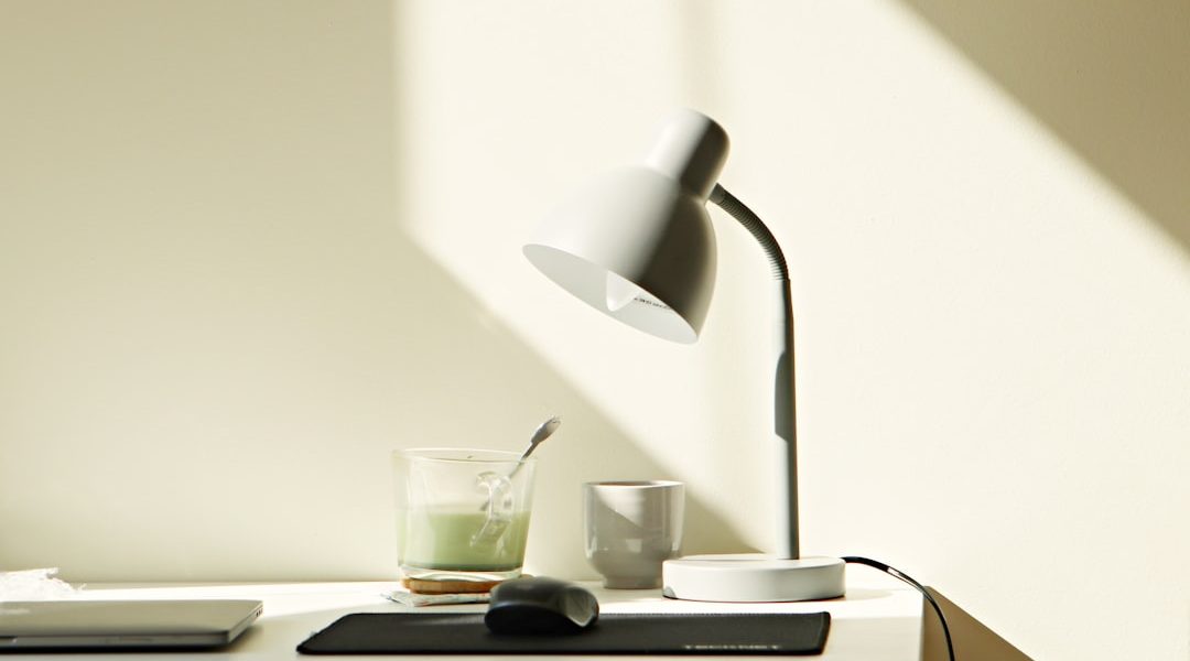 Photo desk lamp