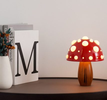 Photo cartoon style table lamp