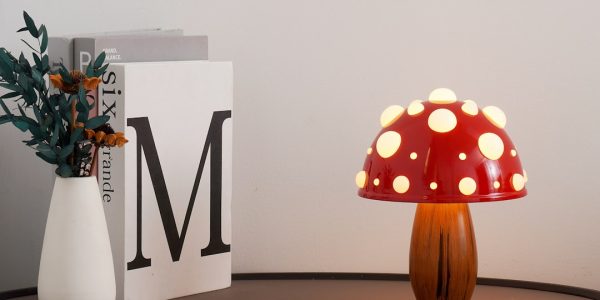 Photo cartoon style table lamp