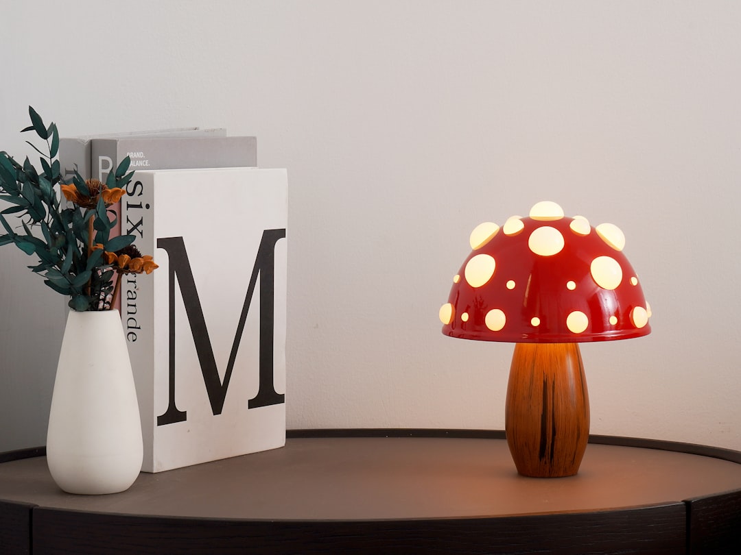 Photo cartoon style table lamp